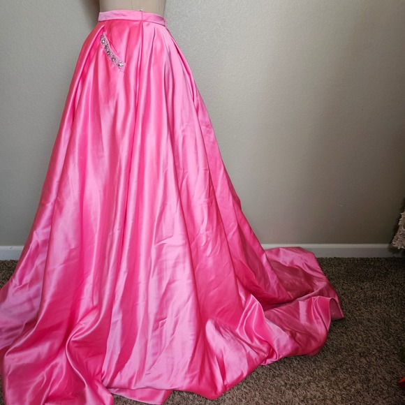 Sherri Hill 2 Pink Halter Neck Crop Top 2Piece Formal Skirt Set Beaded Pockets - Picture 7 of 16